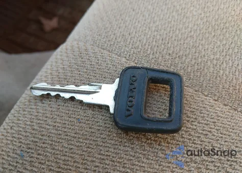 1995 Volvo 940 z USA, uszkodzony, nr VIN YV1JS8315S3211479